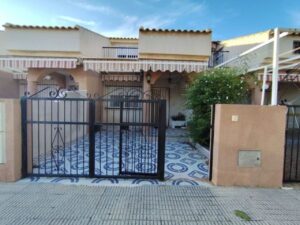 Town House for Sale in Los Alcazares