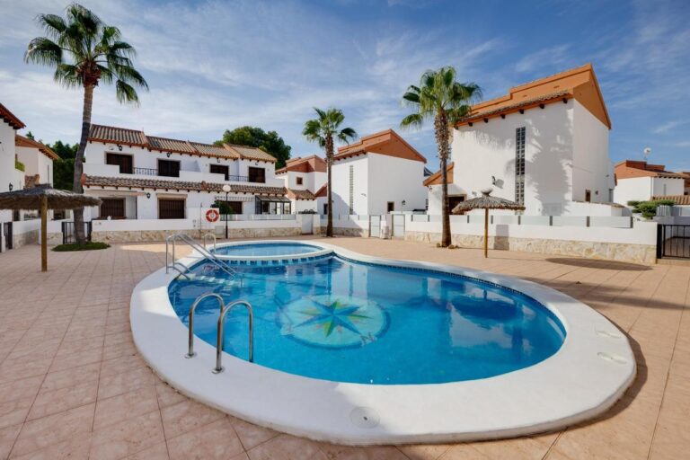 villa for Sale in Orihuela Costa