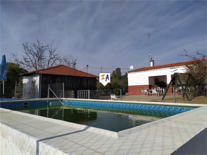 Villa for Sale in Lora Del Rio