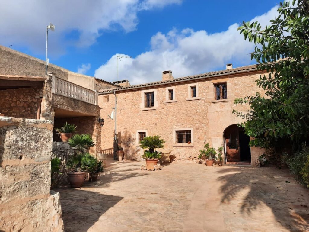 Country House for Sale in Santanyi