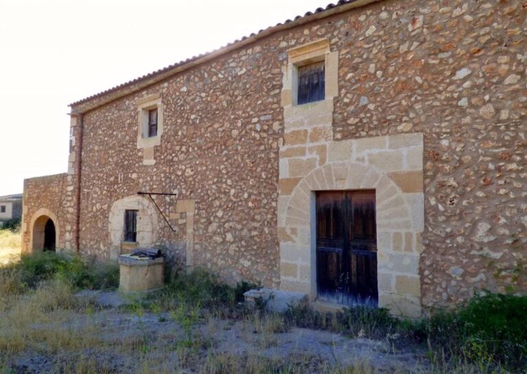 Country House for Sale in Campos