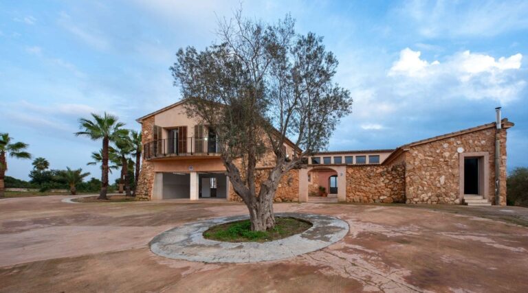 Country House for Sale in Binissalem