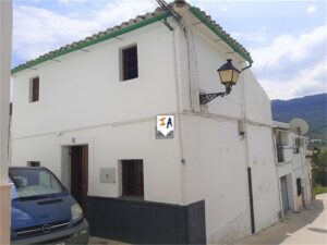 Town House for Sale in Carcabuey