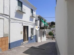 Town House for Sale in Fuente-Tojar