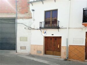 Town House for Sale in Luque