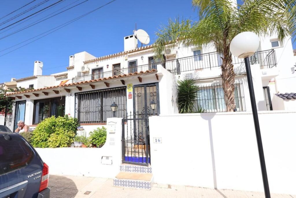 Town House for Sale in San Miguel de Salinas