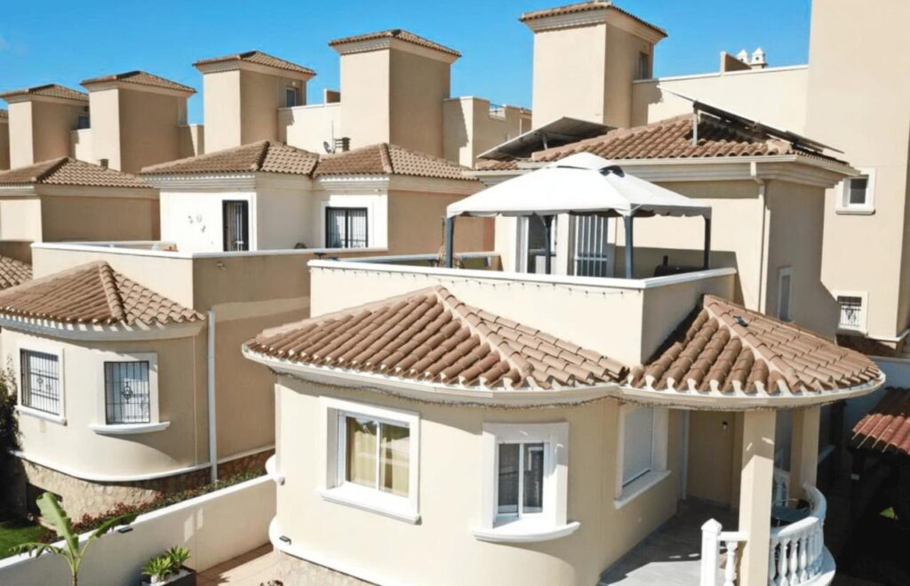 Town House for Sale in San Miguel de Salinas