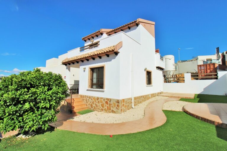 Villa till salu i Villamartin