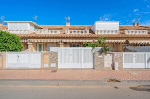 Town House for Sale in Los Alcazares