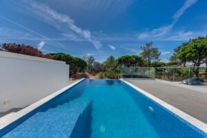 villa for Sale in Vale do Garrao